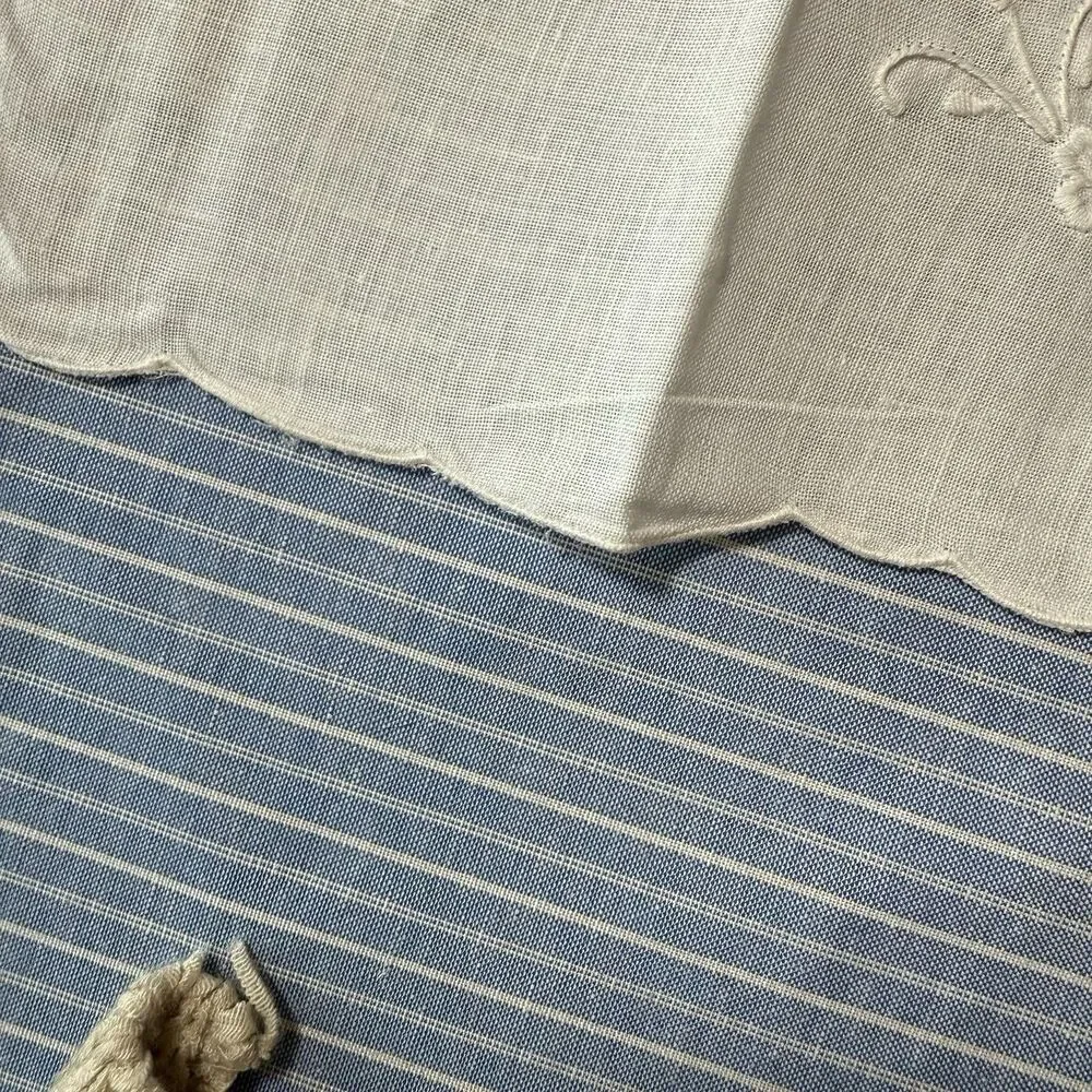 Embroidered Linen Napkins Set 12 White Floral Scallop Edge 20.5 x 13.5‎